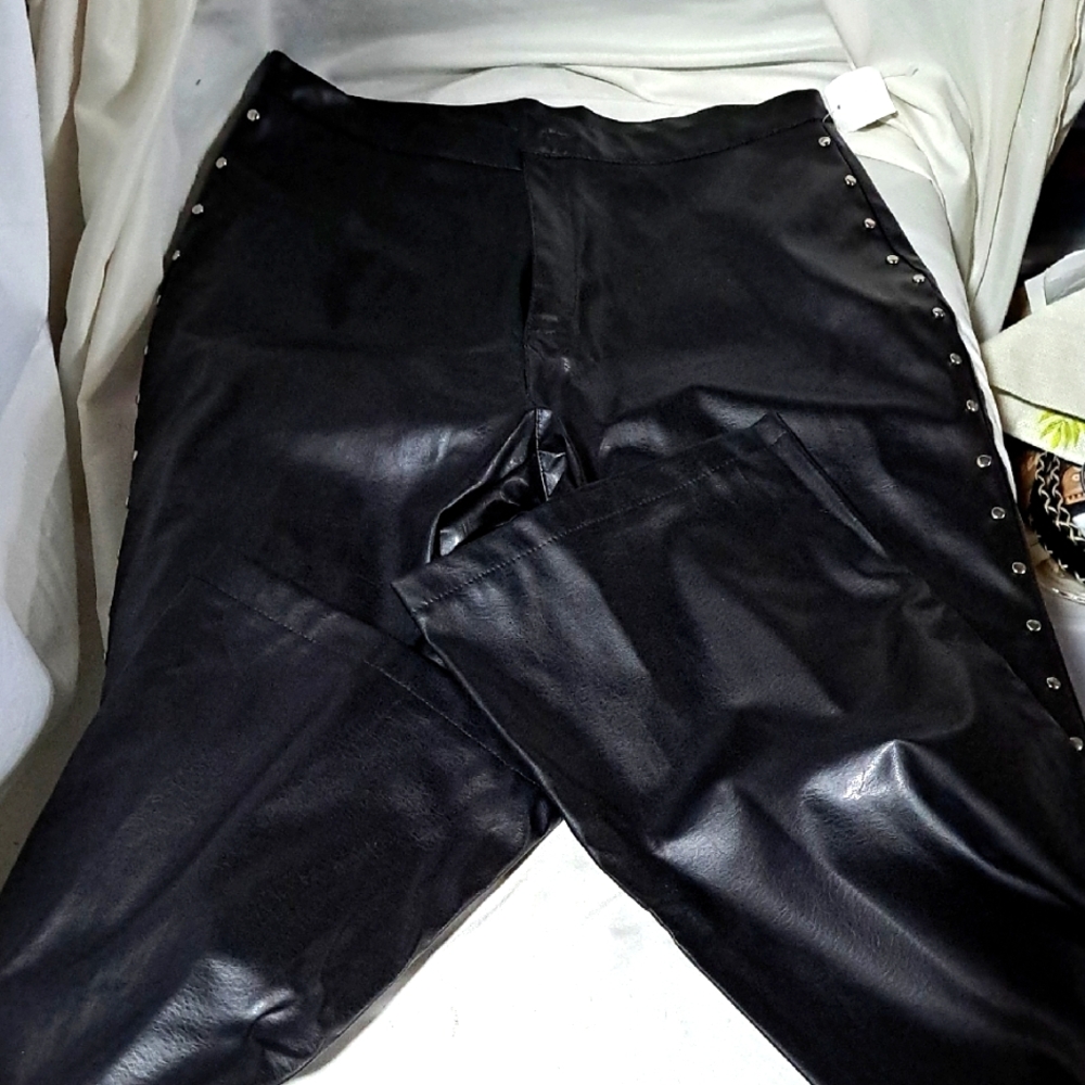 Rag nwt 5 pleather pants